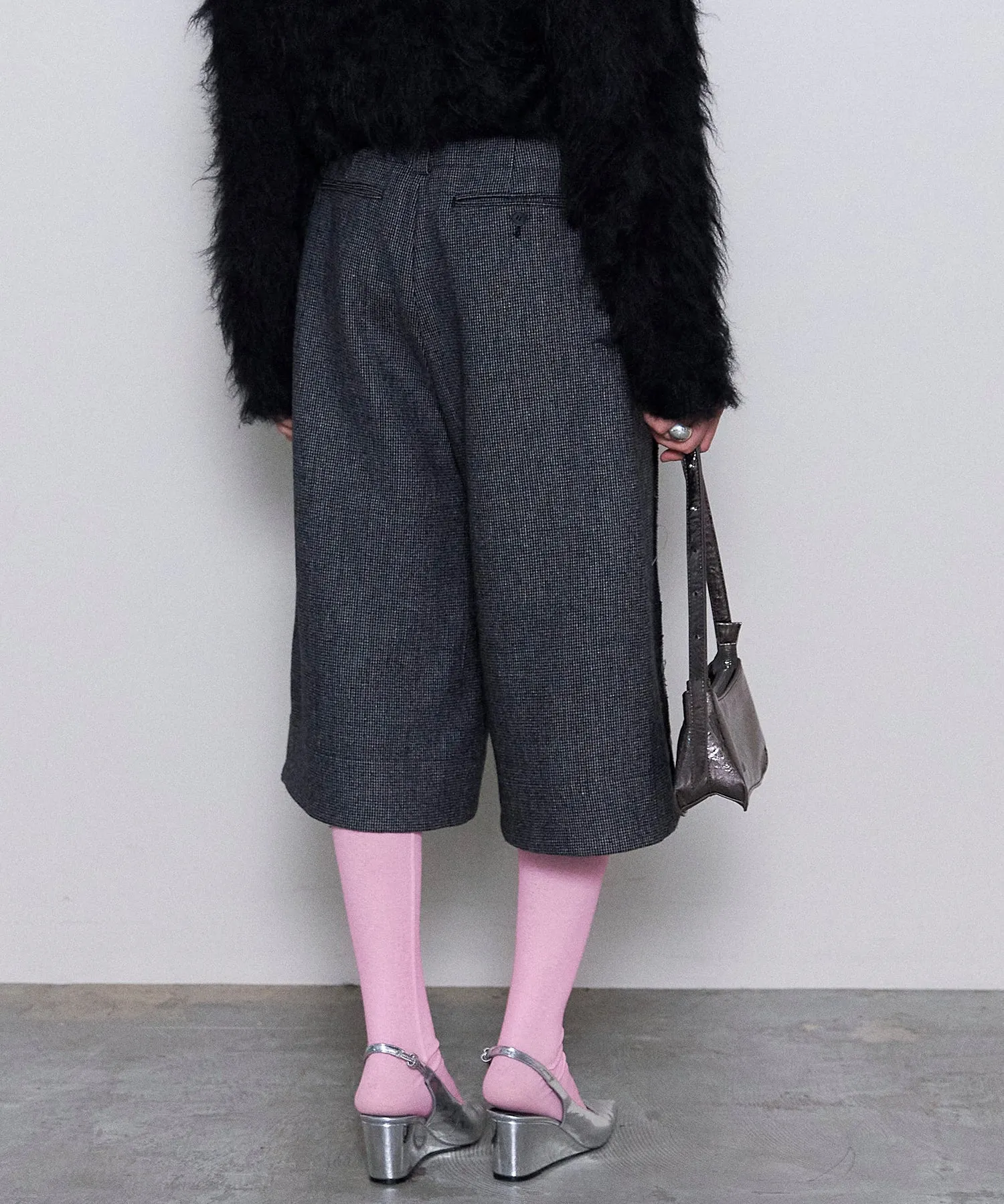 【24WINTER PRE-ORDER】Wool Wide Shorts