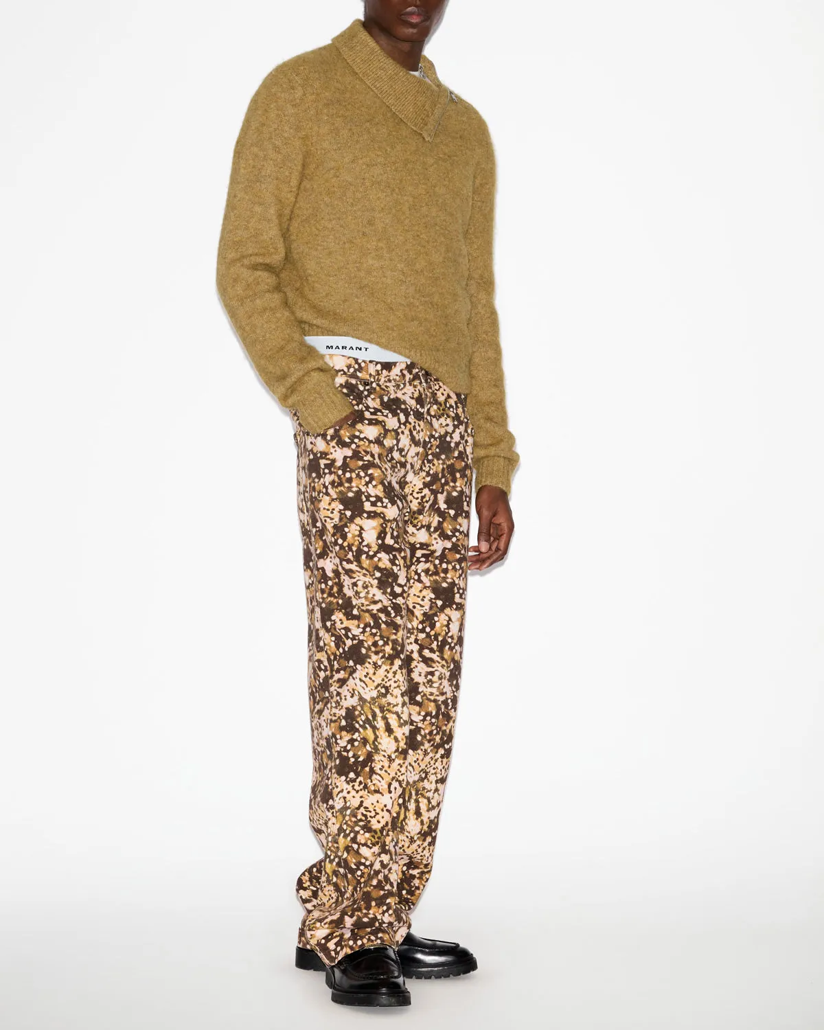 Certainly! Here’s an optimized title for the Aliocha sweater that includes modifiers to make it more appealing for an e-commerce listing:

**Cozy Aliocha Knit Sweater for Women - Soft, Chunky Cable Knit Pullover in Classic Colors**

Feel free to adjust any elements based on specific details of the product!