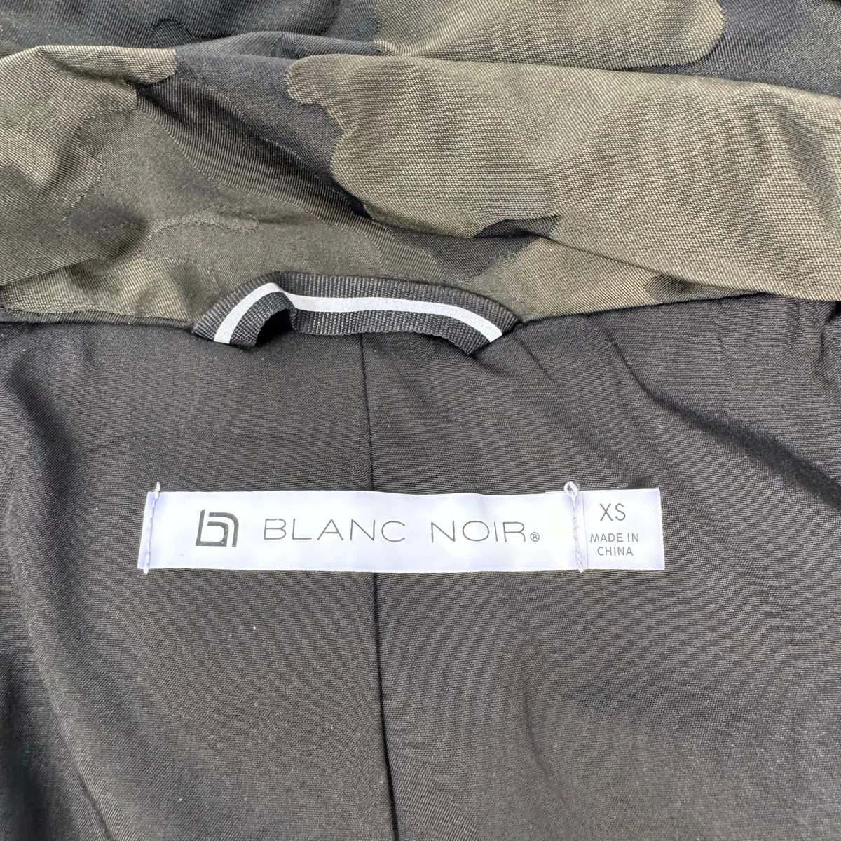 Blanc Noir Coat