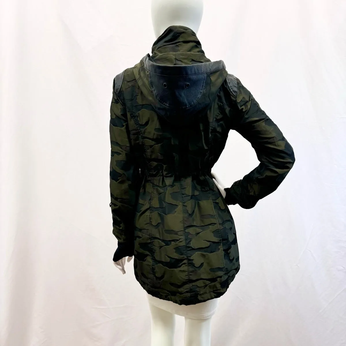 Blanc Noir Coat