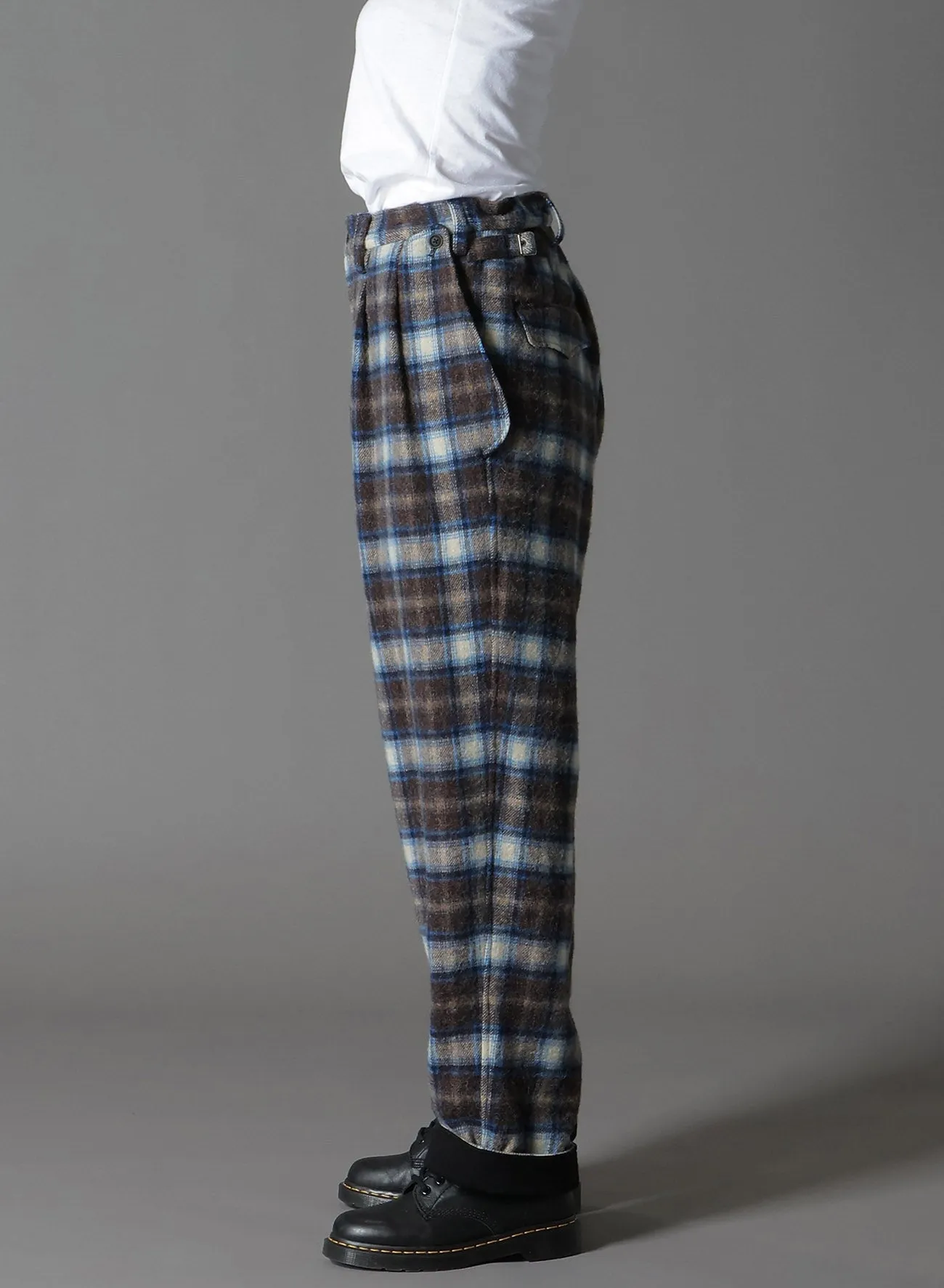CHECKED SHAGGY WOOL SIDE CUT-OFF PANTS