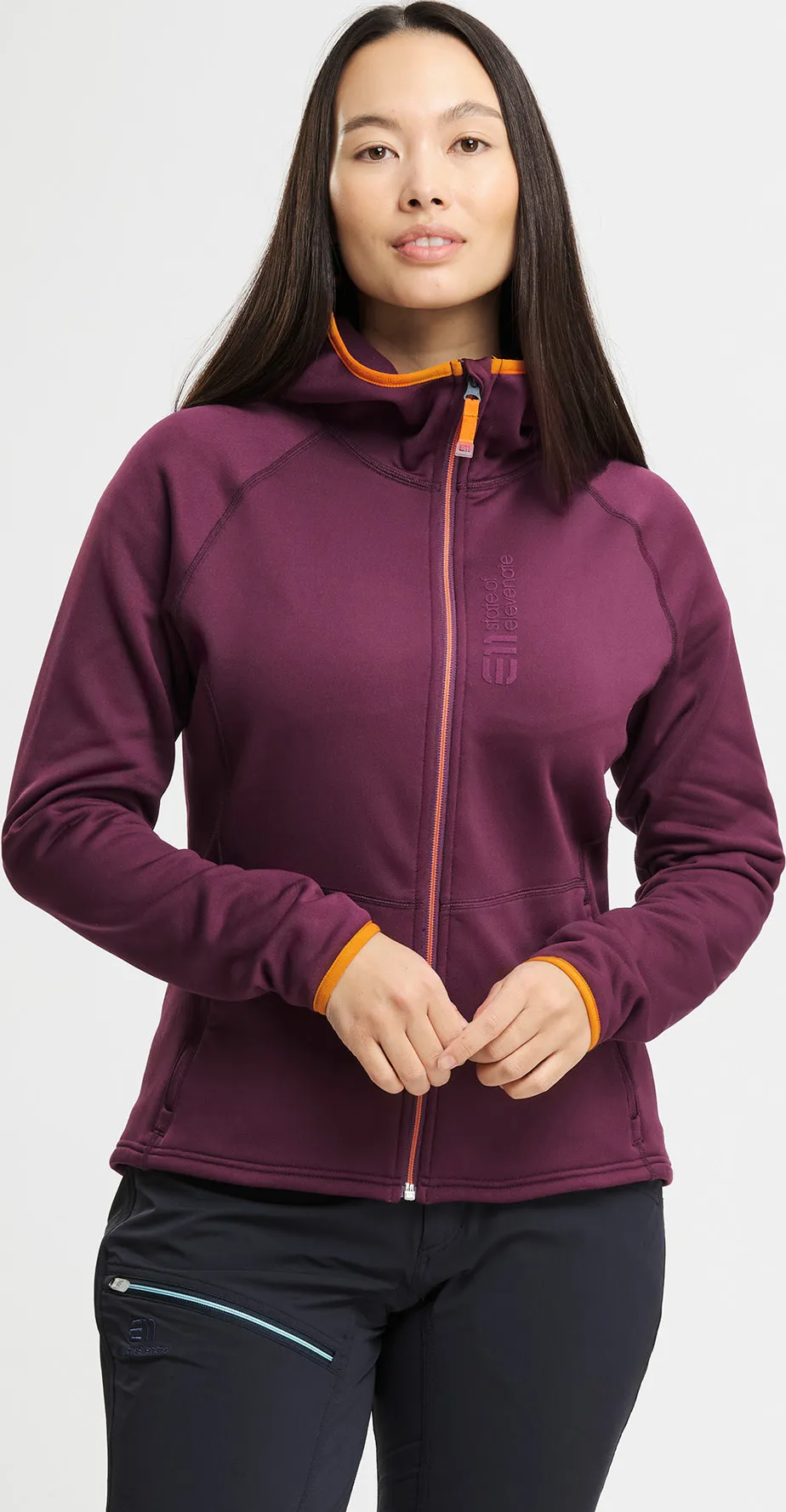 Elevenate Women&#x27;s Skiers Hood Aubergine | Buy Elevenate Women&#x27;s Skiers Hood Aubergine here | Outnorth