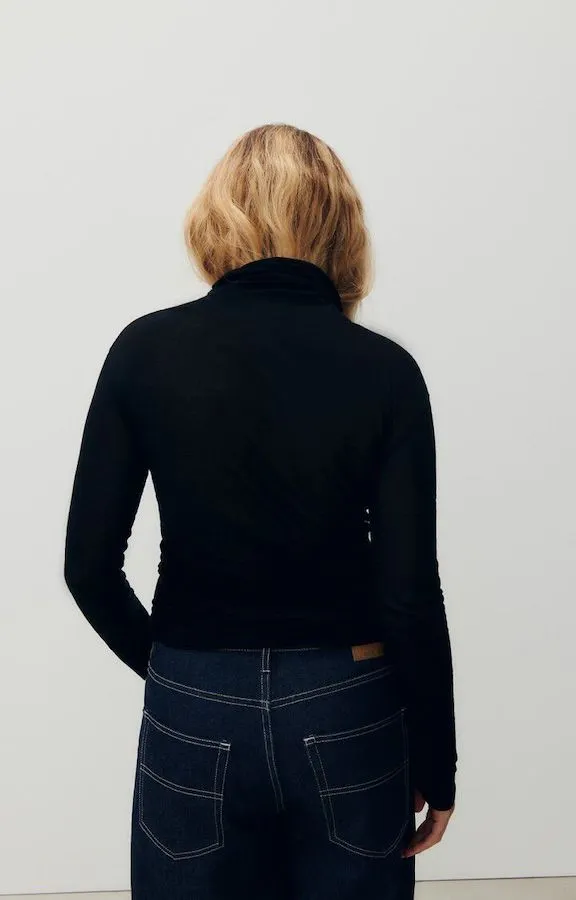 MASSACHUSETTS ROLL NECK SKIVVY