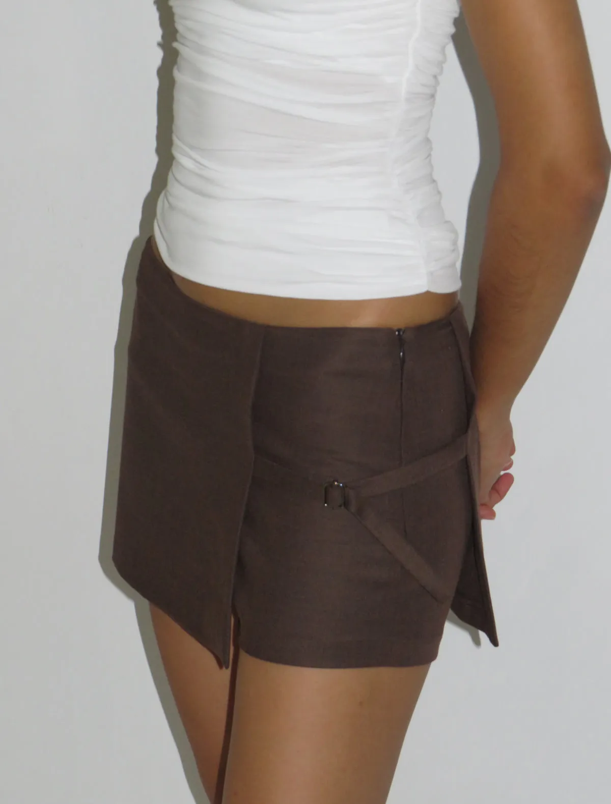 To optimize the title of the e-commerce product, Ill need a bit more information about the product itself. The original title, no 2117 / Mini Archive, is quite vague. Could you provide more details about the product, such as its category (e.g., clothing, electronics, home goods) and any specific features or attributes it may have? This will help me create a more descriptive and optimized title.