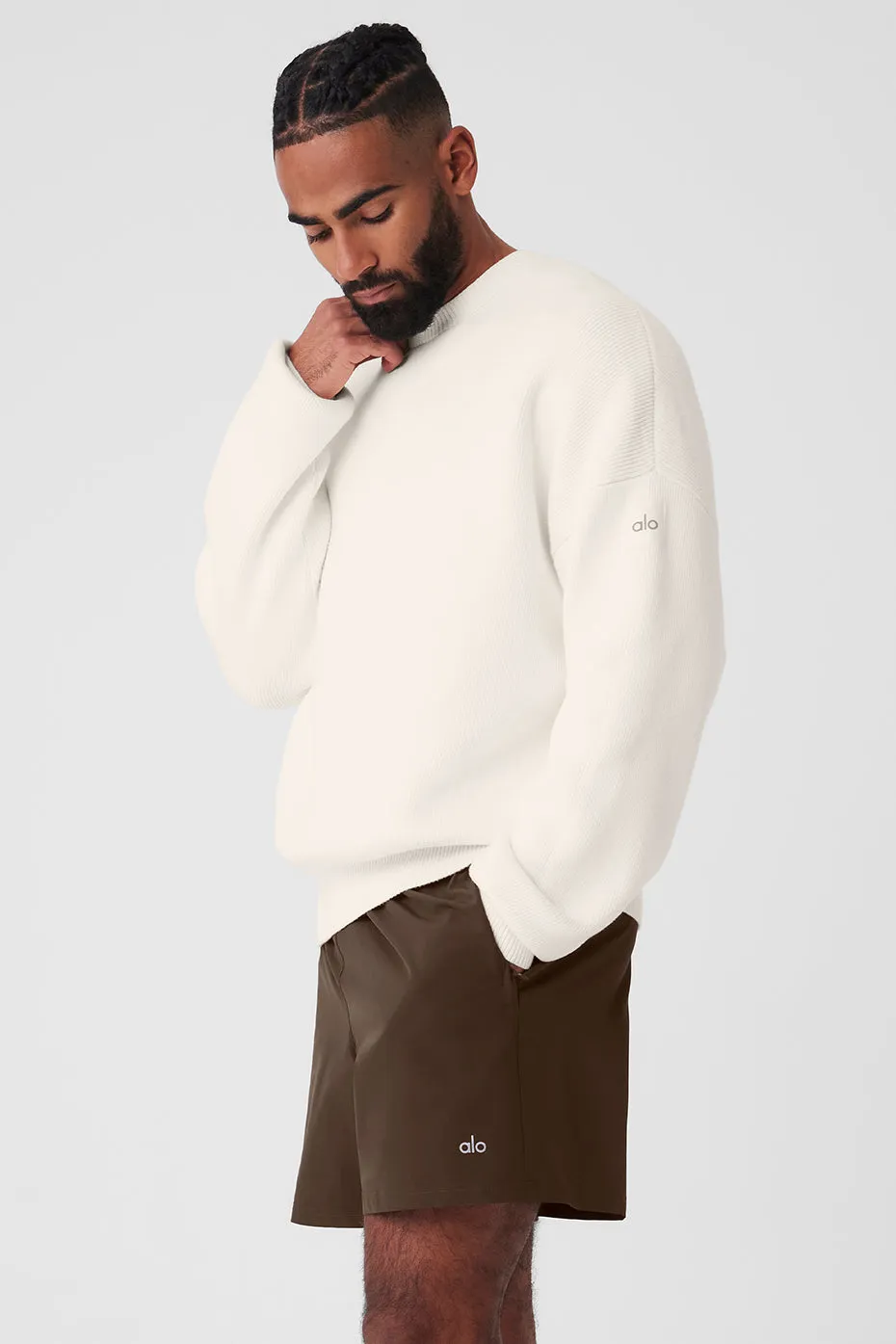 Ivory Classic Crew Neck Sweater for Men and Women - Stylish and Comfortable Knitwear